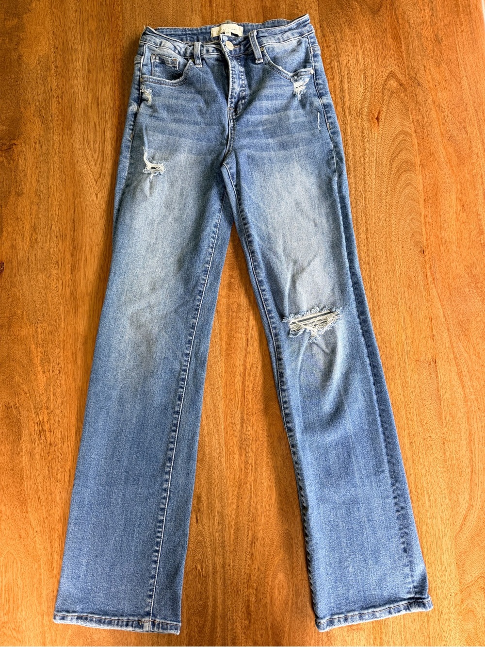 Women's Straight-Leg Distressed Jeans in Light Blue